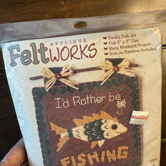 Vtg Dimensions Applique Felt Works Kit, I'd Rather Be Fishing" 62033 NEW - Picture 2 of 5